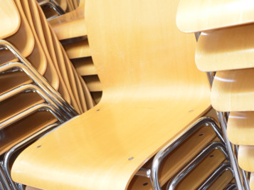 St&uuml;hle und Tische stehen Ihnen gen&uuml;gend zur Verf&uuml;gung